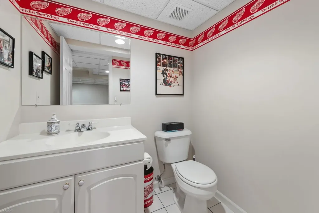 53816 Cherrywood Drive Shelby Charter Township MI 48315