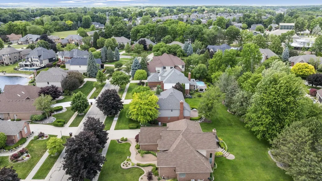 53816 Cherrywood Drive Shelby Charter Township MI 48315