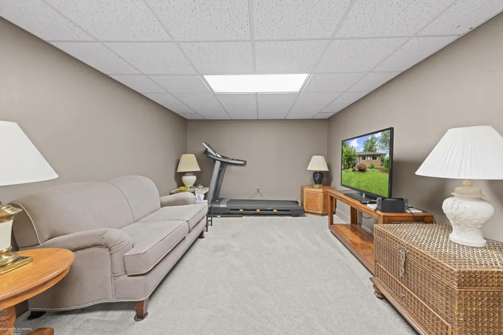 41563 Cimarron Street Clinton Charter Township MI 48038