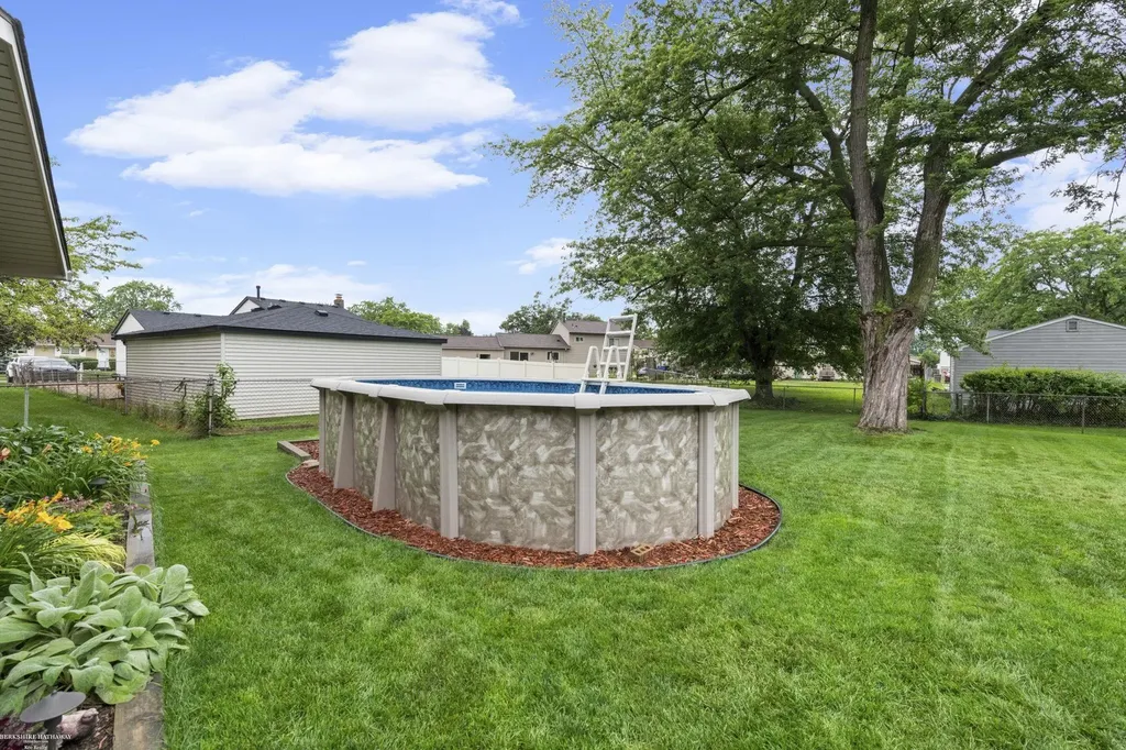 41563 Cimarron Street Clinton Charter Township MI 48038