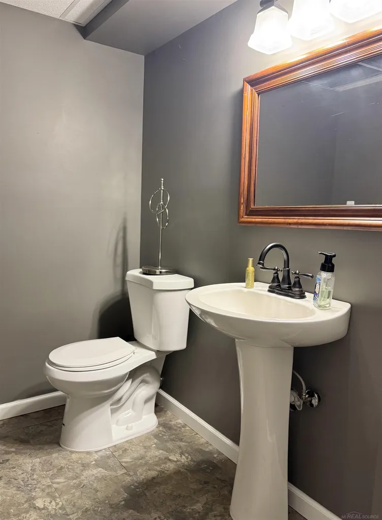 36250 Saint Clair Drive New Baltimore City MI 48047