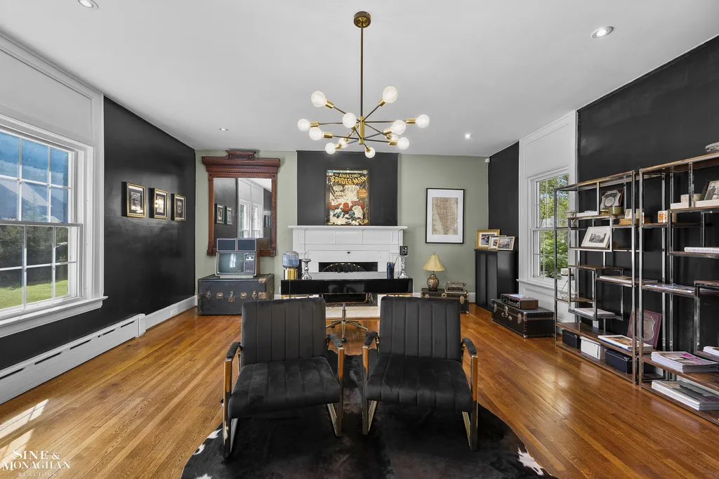 512 Washington Road Grosse Pointe City MI 48230
