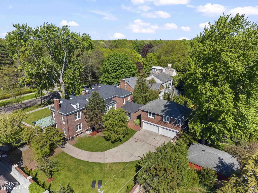 512 Washington Road Grosse Pointe City MI 48230
