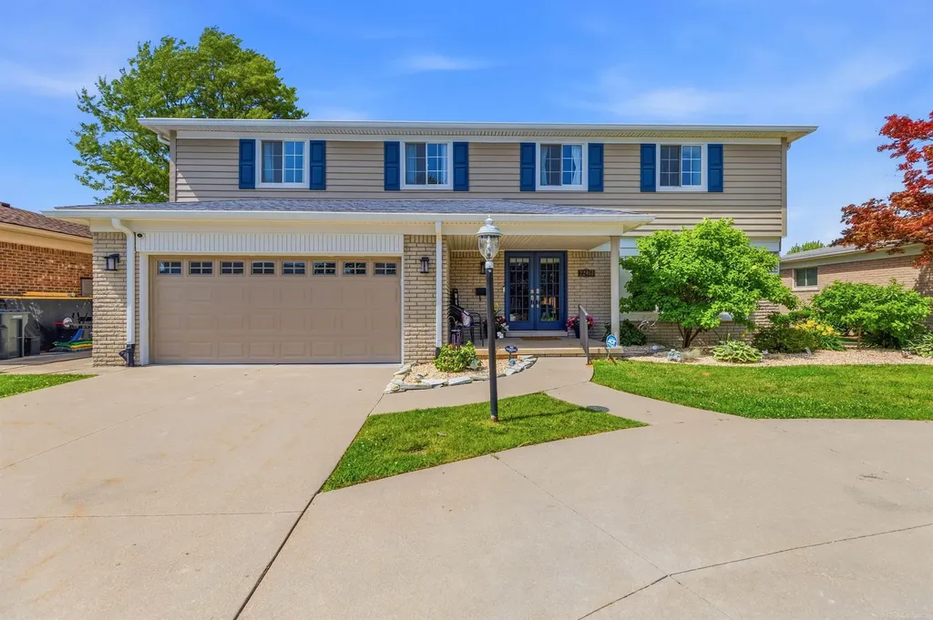 22461 Lavon Street St. Clair Shores City MI 48081