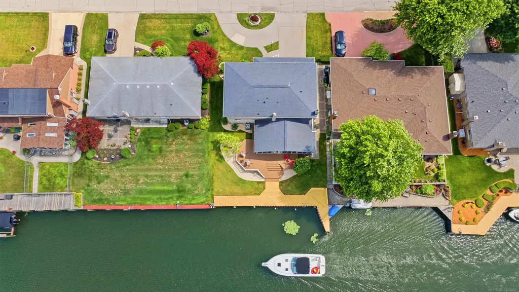 22461 Lavon Street St. Clair Shores City MI 48081