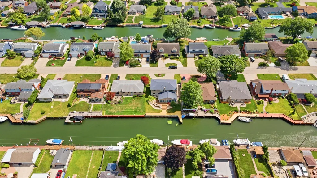 22461 Lavon Street St. Clair Shores City MI 48081
