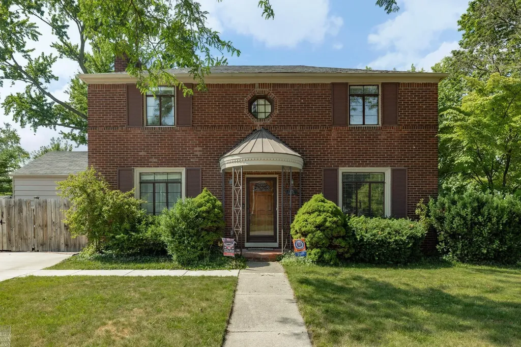 675 Fisher Road Grosse Pointe City MI 48230