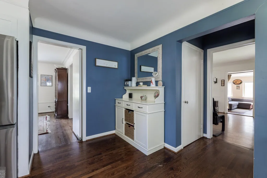 675 Fisher Road Grosse Pointe City MI 48230