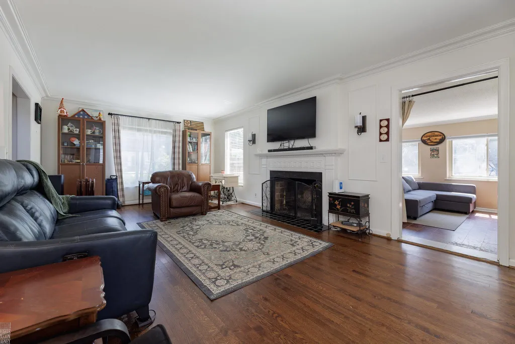 675 Fisher Road Grosse Pointe City MI 48230