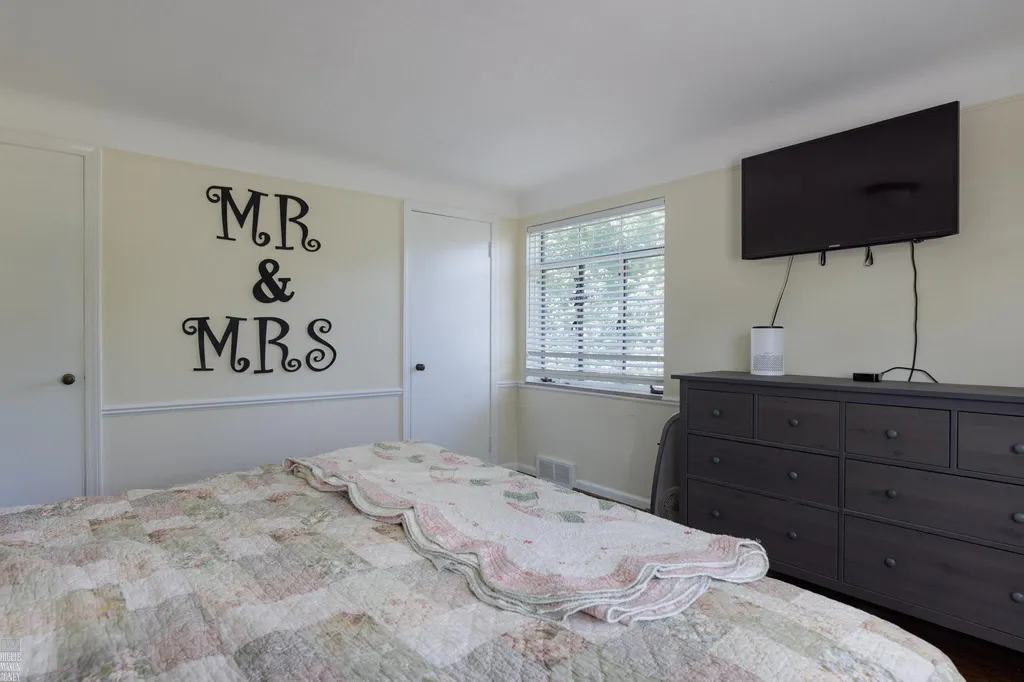 675 Fisher Road Grosse Pointe City MI 48230