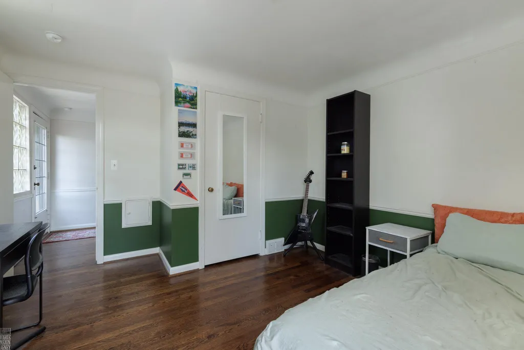 675 Fisher Road Grosse Pointe City MI 48230