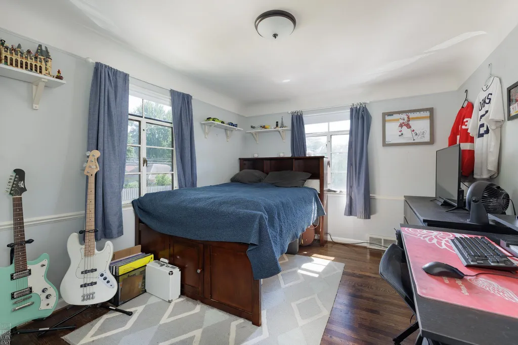 675 Fisher Road Grosse Pointe City MI 48230