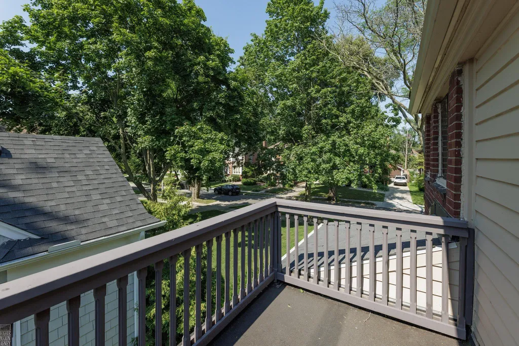 675 Fisher Road Grosse Pointe City MI 48230