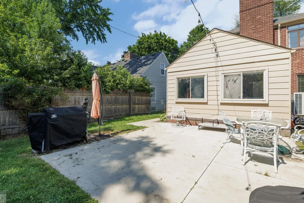 675 Fisher Road Grosse Pointe City MI 48230