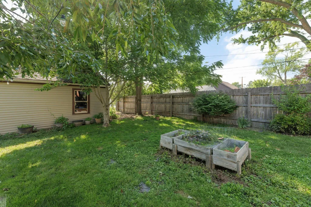 675 Fisher Road Grosse Pointe City MI 48230