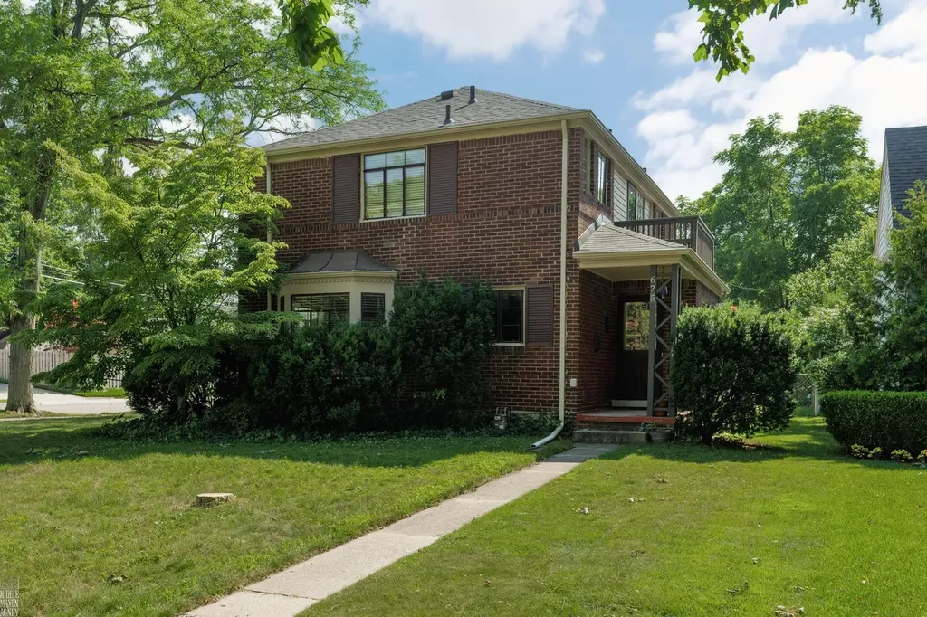 675 Fisher Road Grosse Pointe City MI 48230