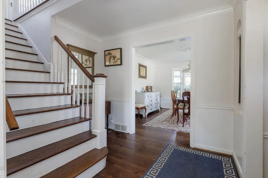 675 Fisher Road Grosse Pointe City MI 48230