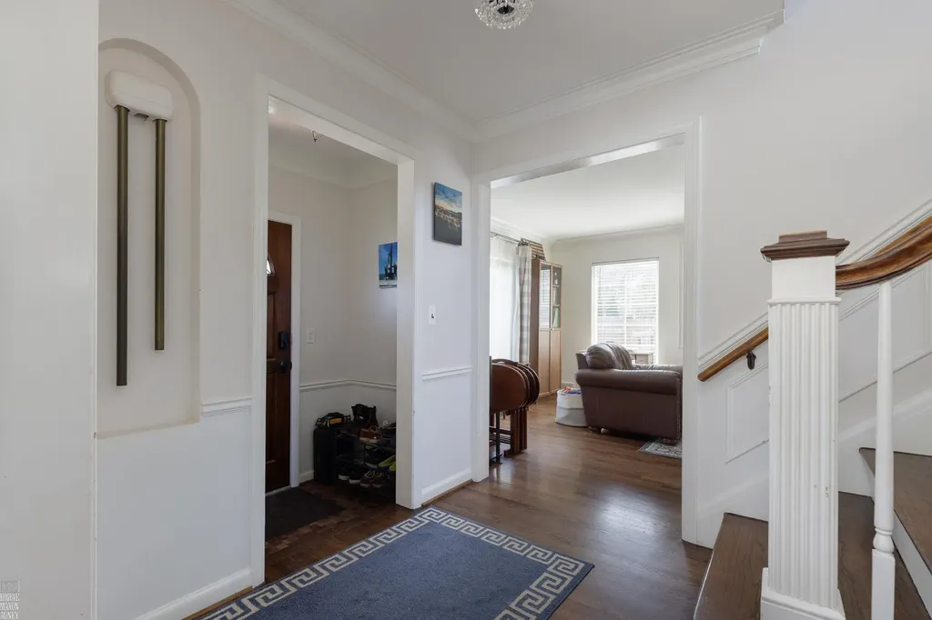 675 Fisher Road Grosse Pointe City MI 48230