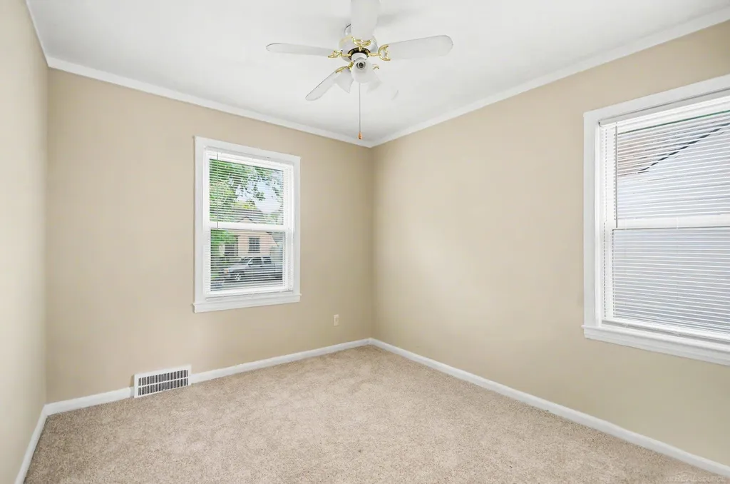 19315 Kingsville Street Harper Woods City MI 48225