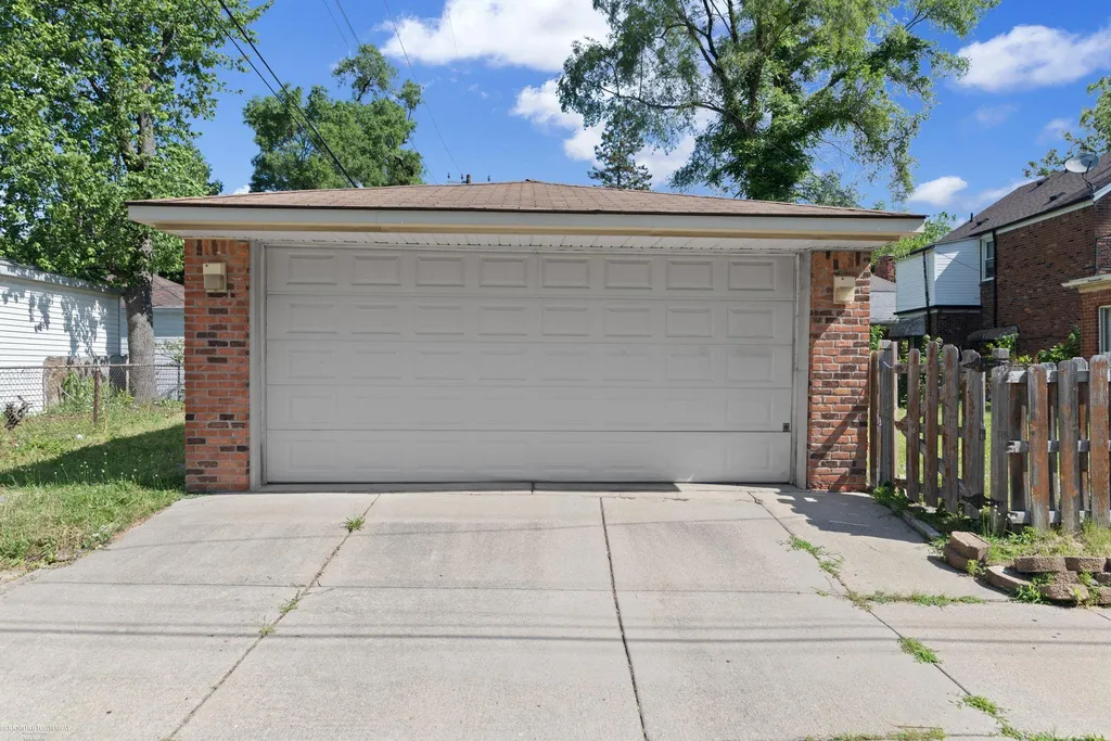18401 Blackmoor Street Detroit City MI 48234