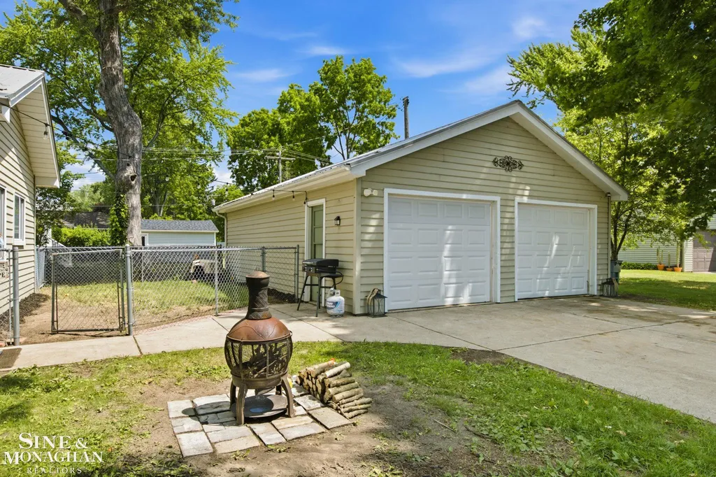 732 N 9th St Street St. Clair City MI 48079