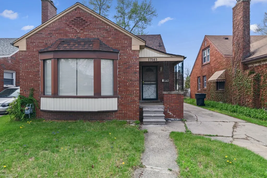 17583 Huntington Road Detroit City MI 48219
