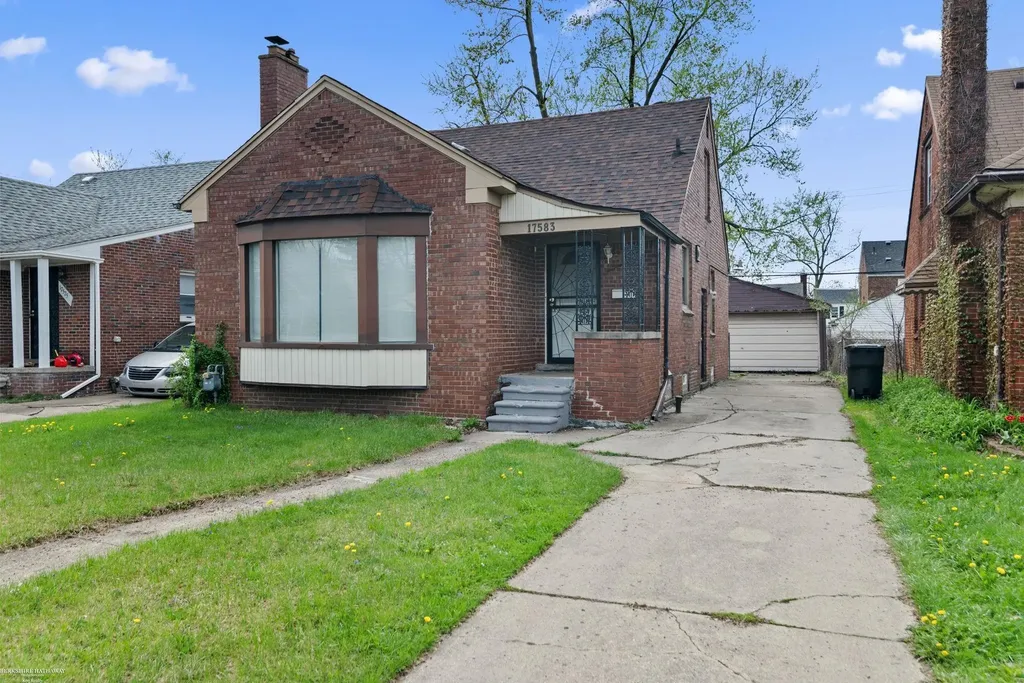 17583 Huntington Road Detroit City MI 48219