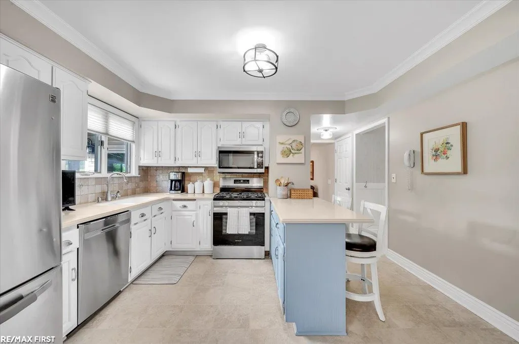 39755 Spitz Drive Sterling Heights City MI 48313