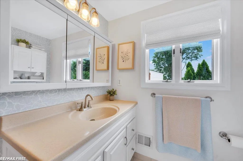 39755 Spitz Drive Sterling Heights City MI 48313