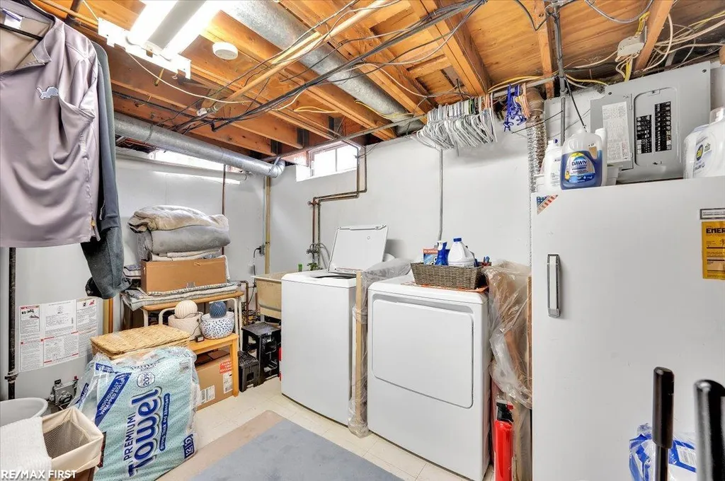 39755 Spitz Drive Sterling Heights City MI 48313