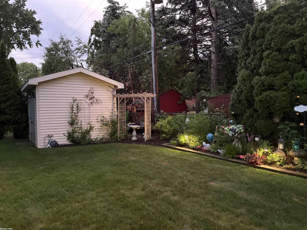 39755 Spitz Drive Sterling Heights City MI 48313