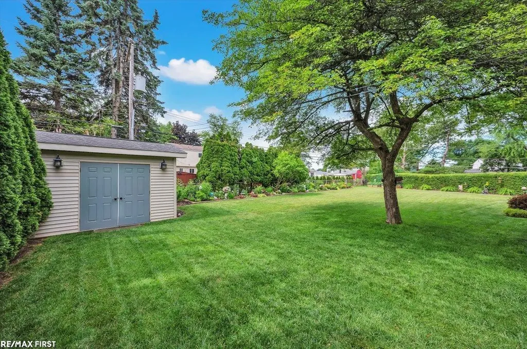 39755 Spitz Drive Sterling Heights City MI 48313