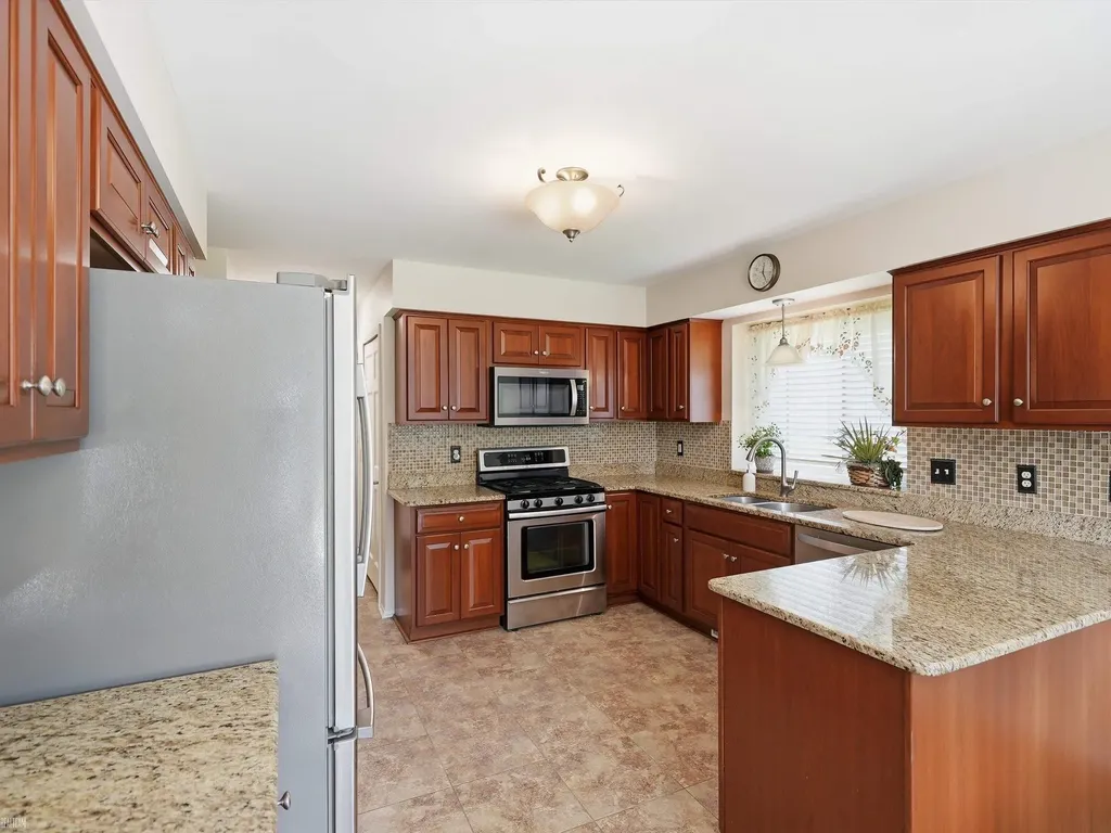 15066 Orleans Drive Shelby Charter Township MI 48315