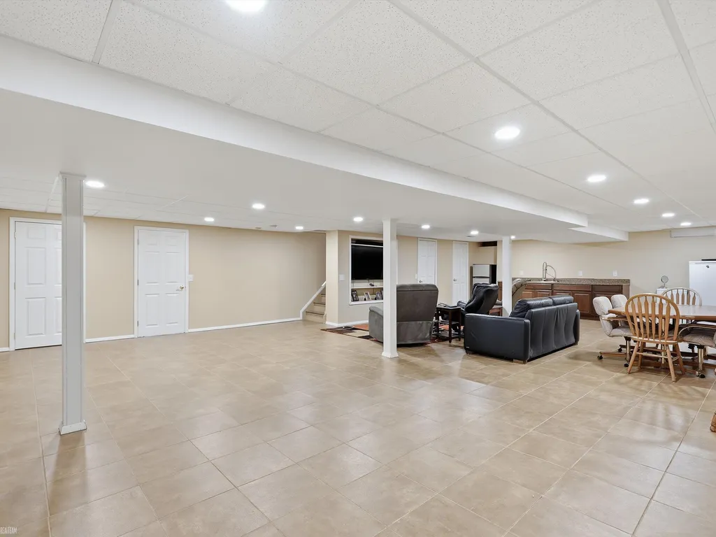 15066 Orleans Drive Shelby Charter Township MI 48315