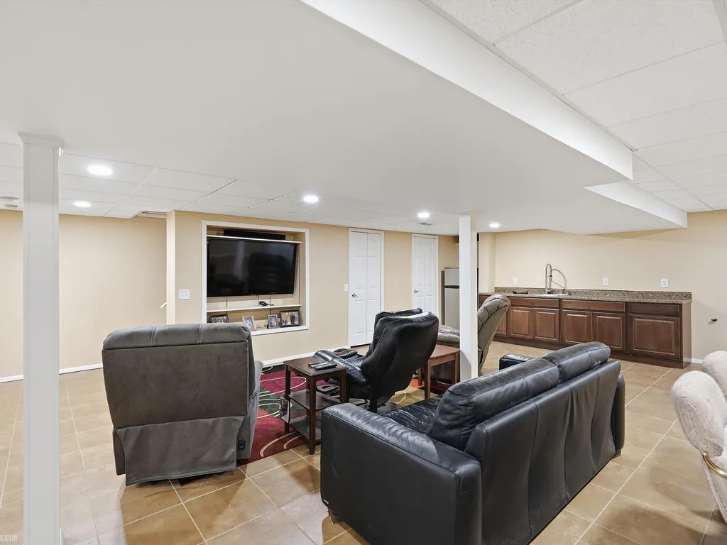 15066 Orleans Drive Shelby Charter Township MI 48315