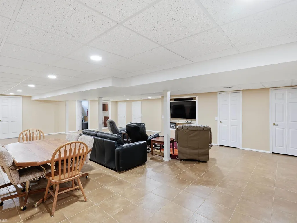 15066 Orleans Drive Shelby Charter Township MI 48315