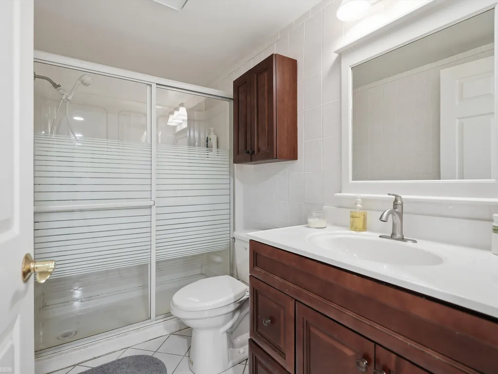 15066 Orleans Drive Shelby Charter Township MI 48315