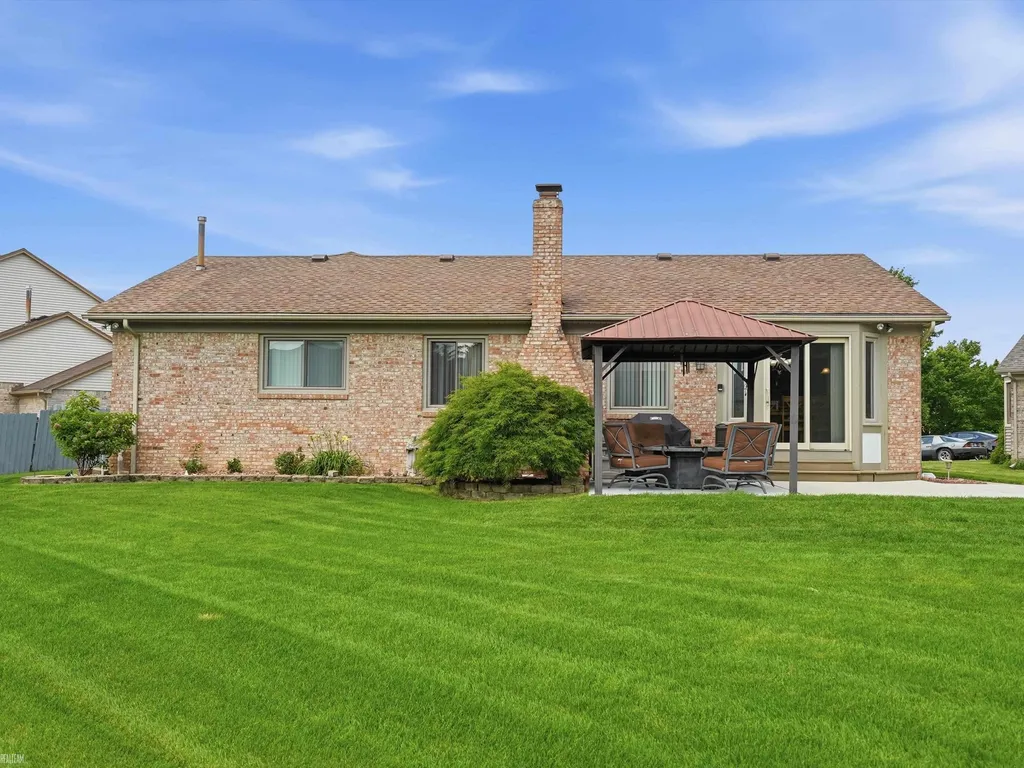 15066 Orleans Drive Shelby Charter Township MI 48315