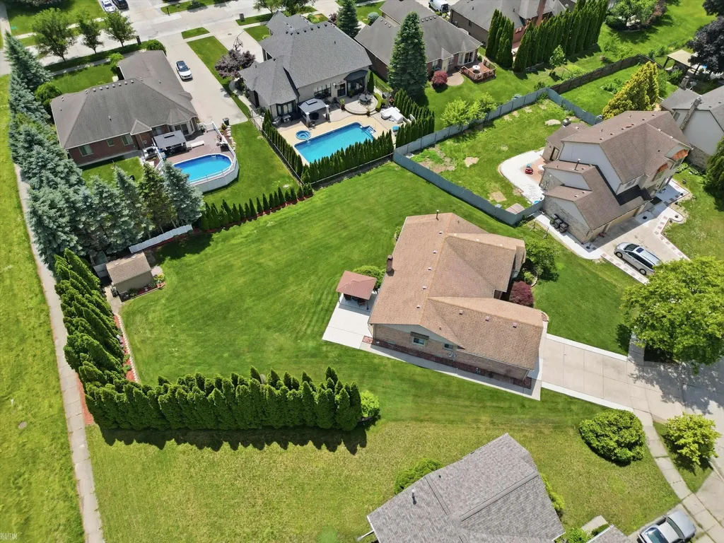 15066 Orleans Drive Shelby Charter Township MI 48315