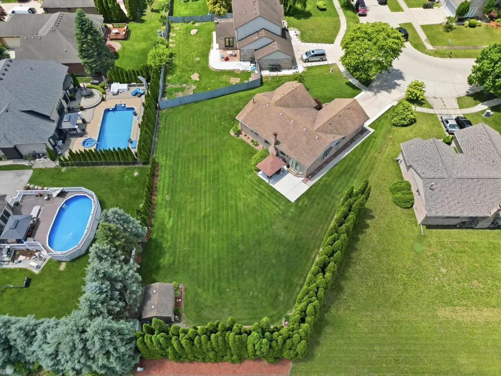15066 Orleans Drive Shelby Charter Township MI 48315