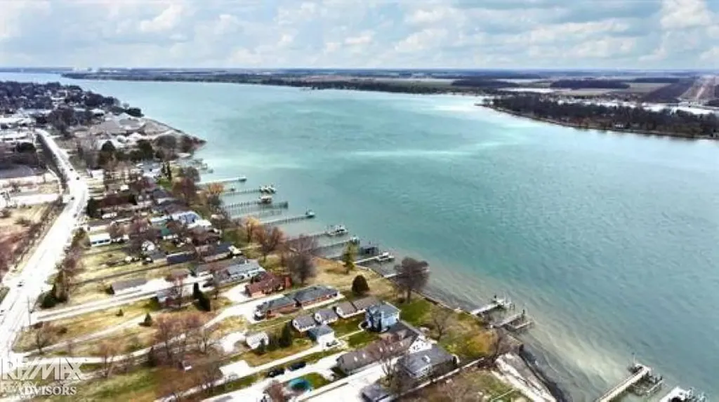 6609 S Parker Street Marine City City MI 48039