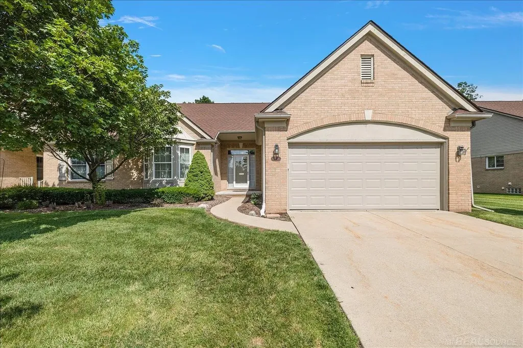 43350 Cove Drive Clinton Charter Township MI 48038