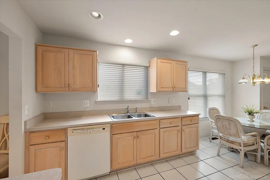 43350 Cove Drive Clinton Charter Township MI 48038