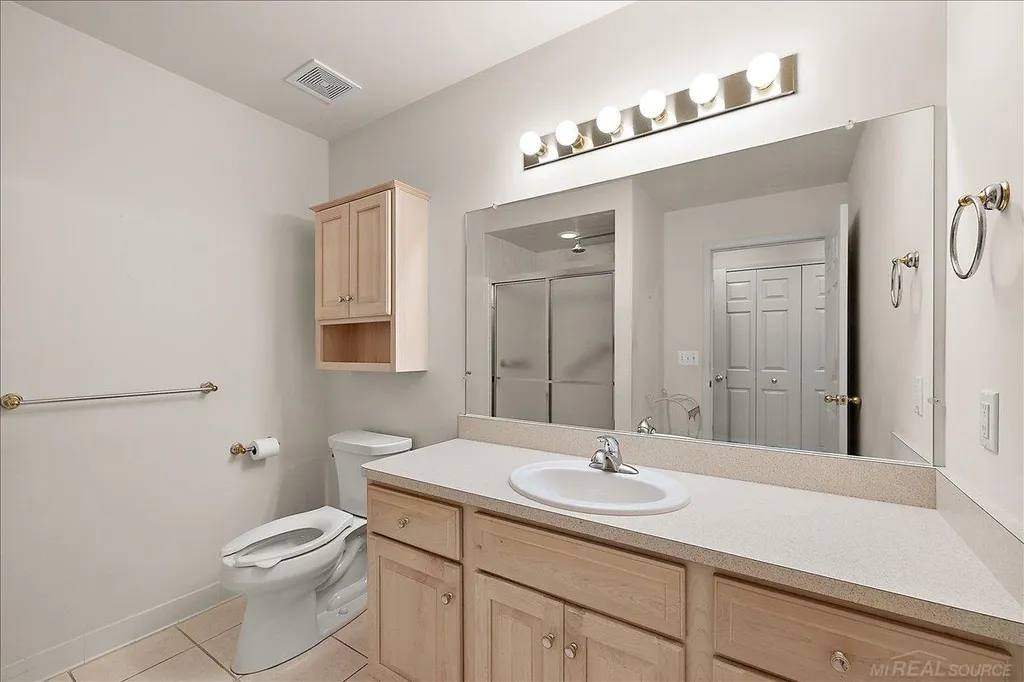 43350 Cove Drive Clinton Charter Township MI 48038