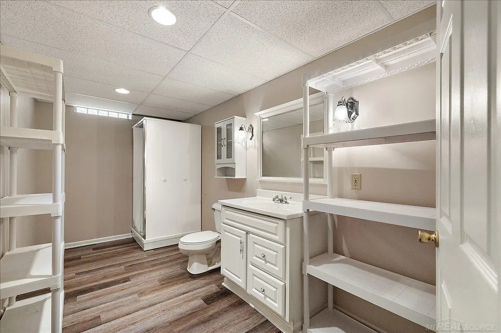 43350 Cove Drive Clinton Charter Township MI 48038