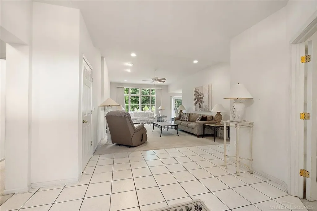 43350 Cove Drive Clinton Charter Township MI 48038