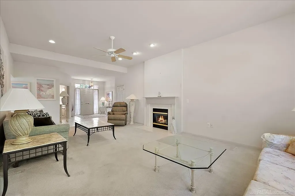 43350 Cove Drive Clinton Charter Township MI 48038