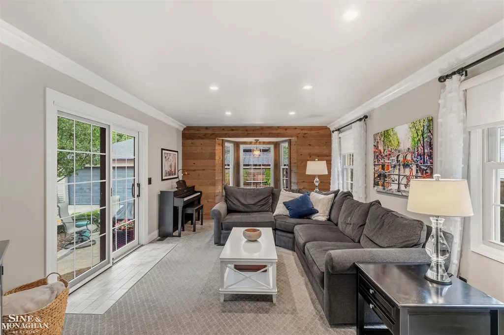 280 Kerby Road Grosse Pointe Farms City MI 48236