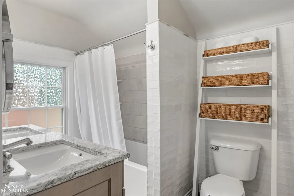 280 Kerby Road Grosse Pointe Farms City MI 48236