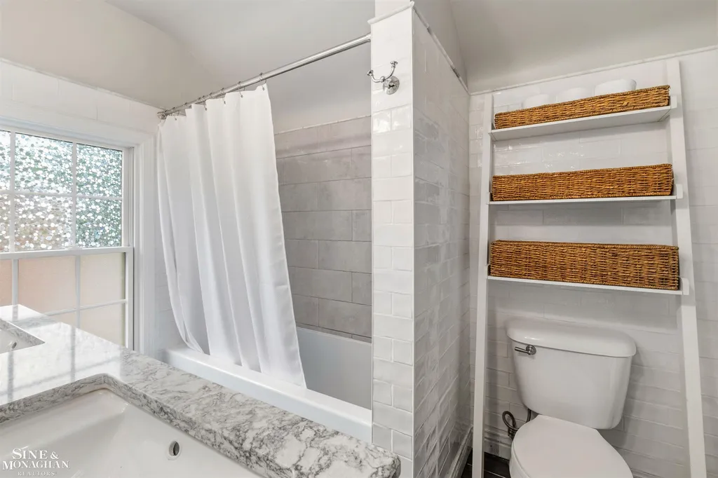 280 Kerby Road Grosse Pointe Farms City MI 48236